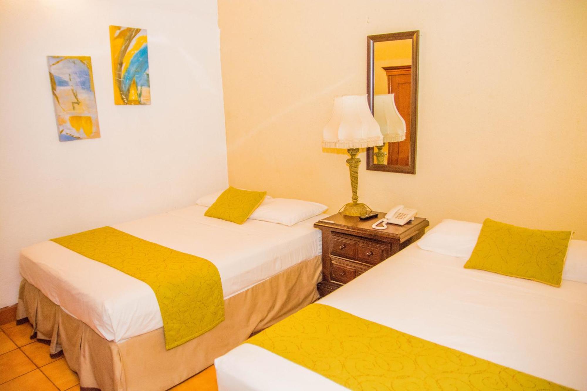 Hostal Fuente Castalia, B Y B León 外观 照片