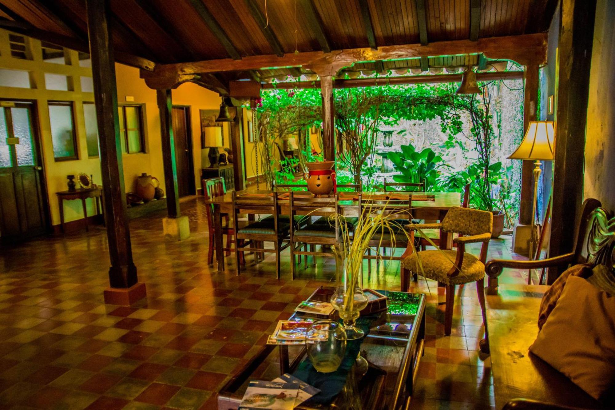 Hostal Fuente Castalia, B Y B León 外观 照片
